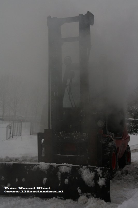 heftruck brand zeelandhallen 21-12-2010 054 met naam.jpg